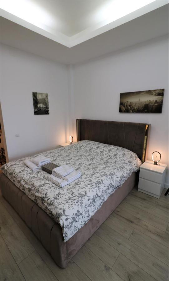 Charming City Center Apartment - Free Minibar Bukarest Exterior foto