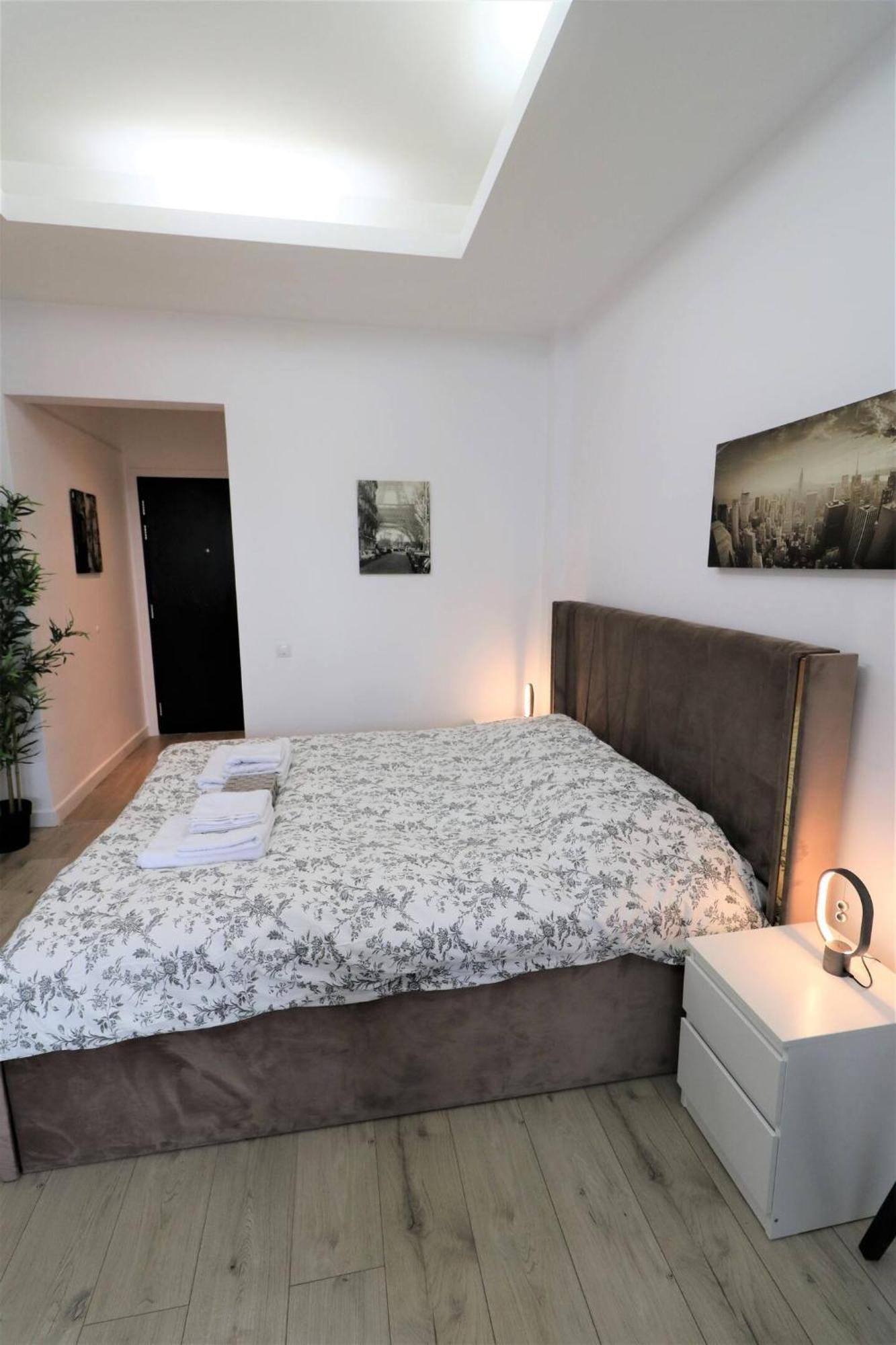 Charming City Center Apartment - Free Minibar Bukarest Exterior foto